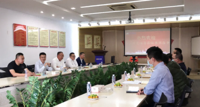 东莞市工信局与镇经发局领导莅临创世红海参观指导